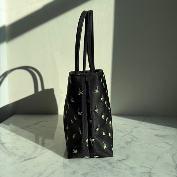 Sunny Hawaii Black Palm Tree Embroidered Handbag Small Tote - Picture 4 of 12